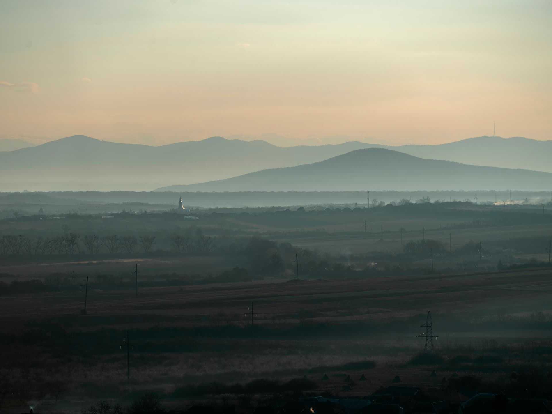 Landscape with hills during sunrise in Ukraine. Photo: Antti Yrjönen / FCA Landscape with hills during sunrise in Ukraine.